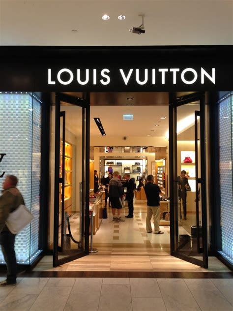 louis vuitton winkel den haag|Louis Vuitton dutch stores.